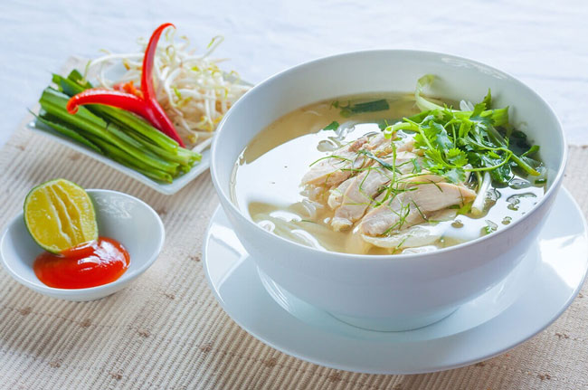 Tô phở Việt Nam thơm ngon, chuẩn vị